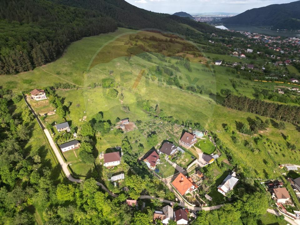 Casă / Vilă cu 6 camere de vânzare