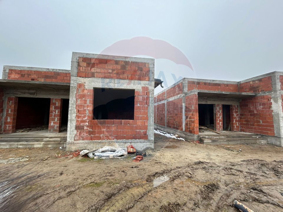 4 room House / Villa for sale, Bariera Valcii area