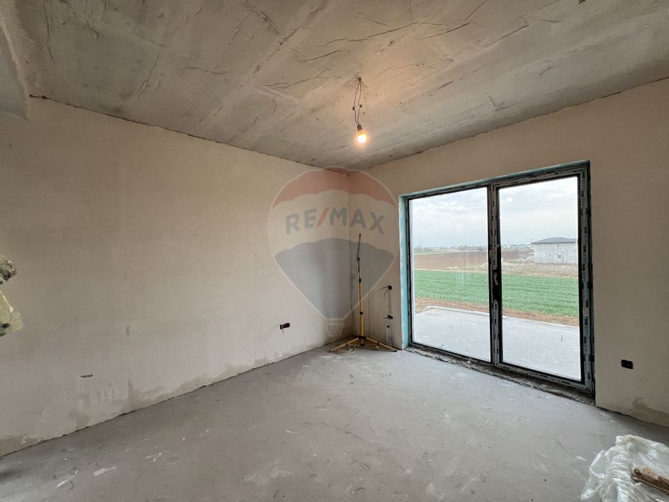 Casă / Vilă cu 3 camere de vânzare