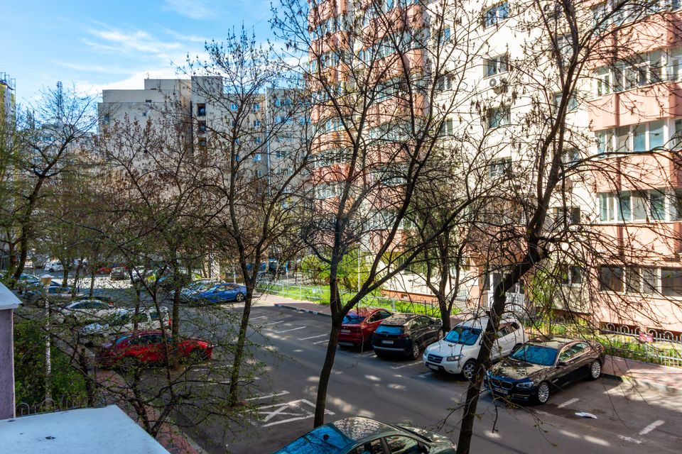 Apartament cu 3 camere de vânzare în zona Nerva Traian / Vlad Dracul