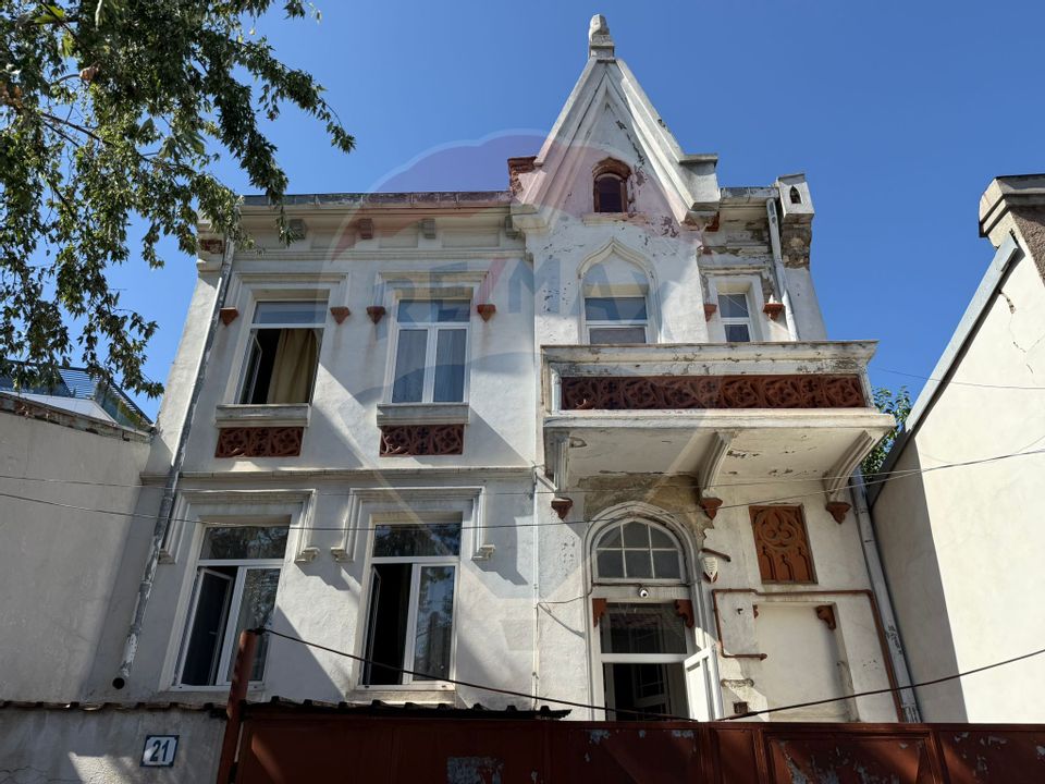 DE ÎNCHIRIAT: Casă/Vilă spațioasă  8 camere  Zona Gara de Nord