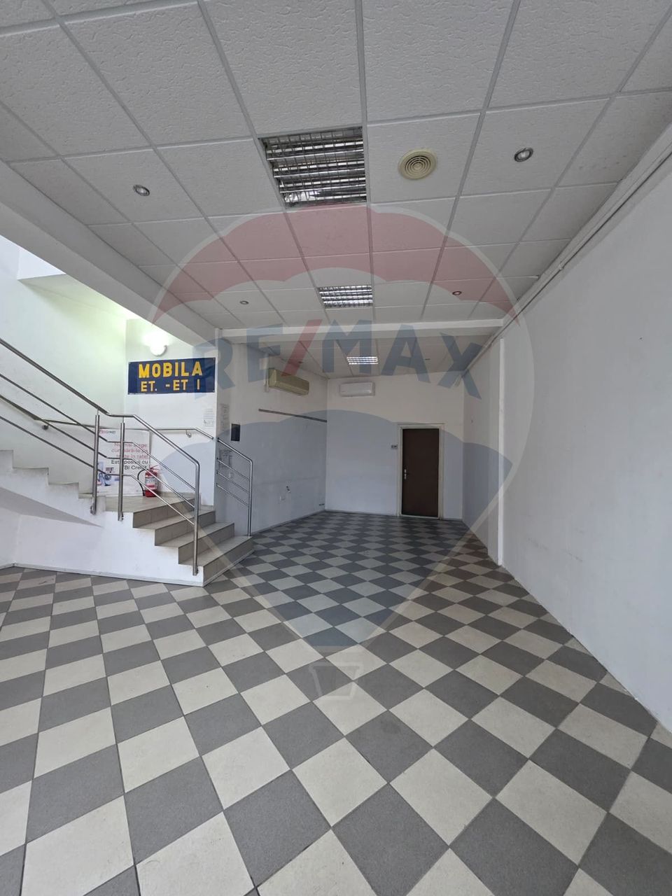 450sq.m Commercial Space for rent, Central area