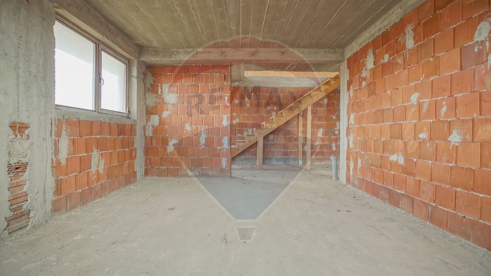 4 room House / Villa for sale