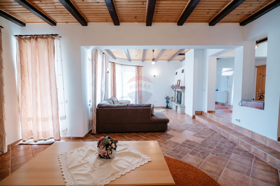 6 room House / Villa for sale