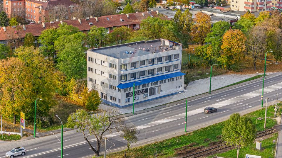 Oportunitate investiție-Clădire cu autorizație hotel și teren BRAȘOV