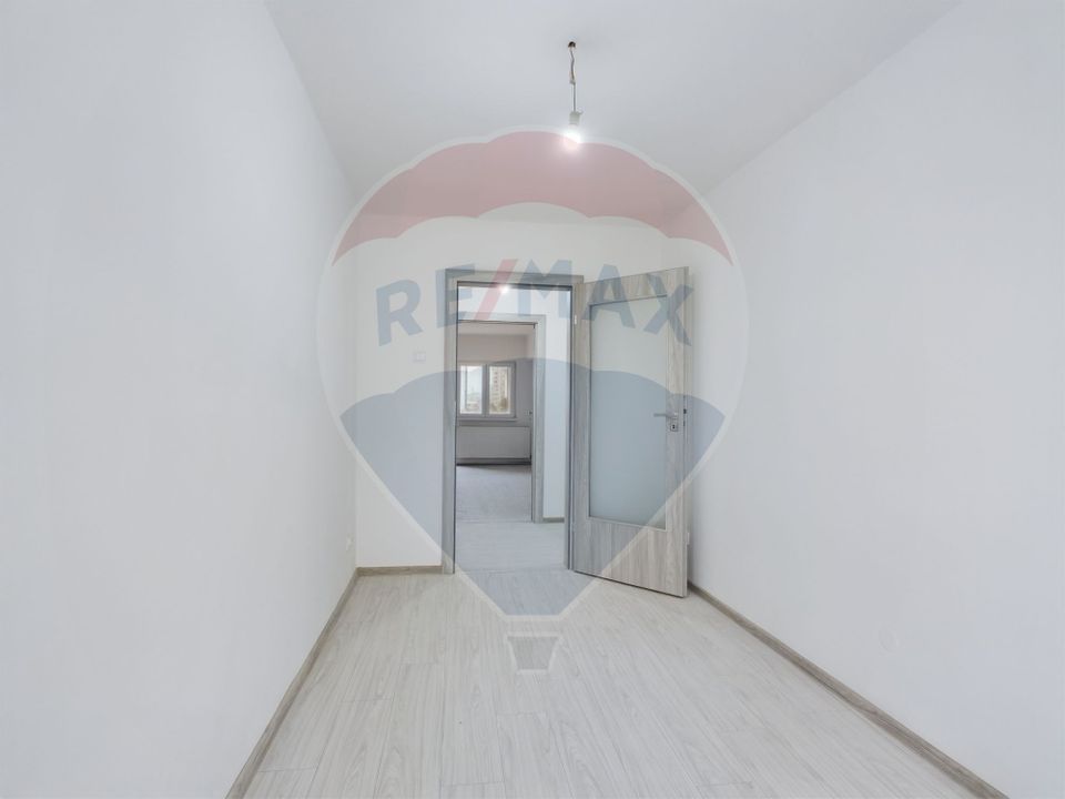 4 room Apartment for sale, Centrul Civic area