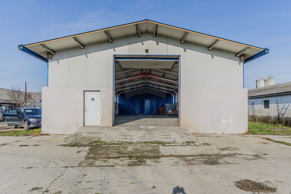 De închiriat spațiu pentru depozitare 300mp + curte 650mp Feldioara