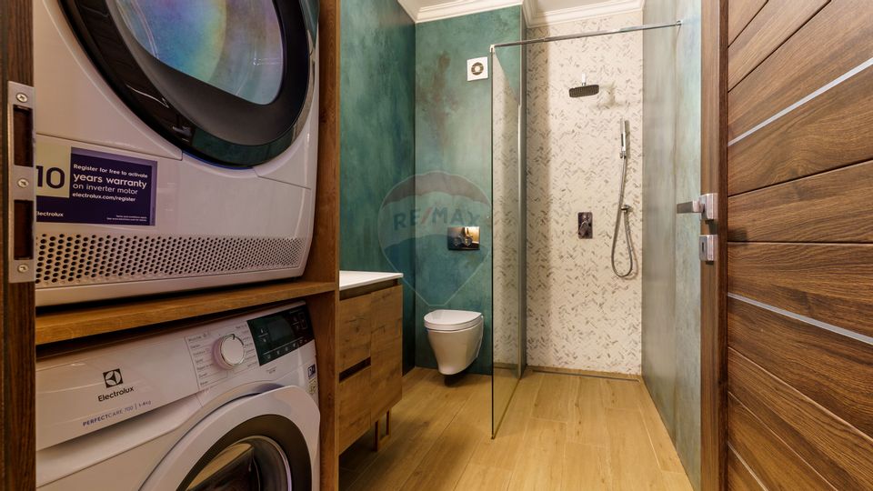 Apartament cu 3 camere de vânzare în zona Semicentral