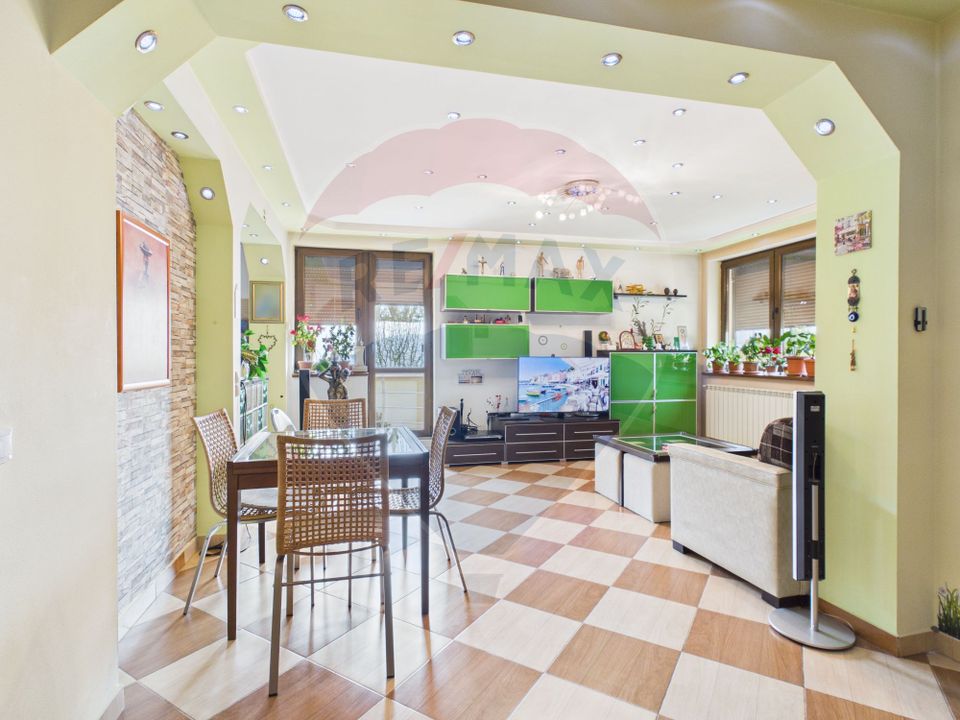 Casă / Vilă cu 6 camere de vânzare