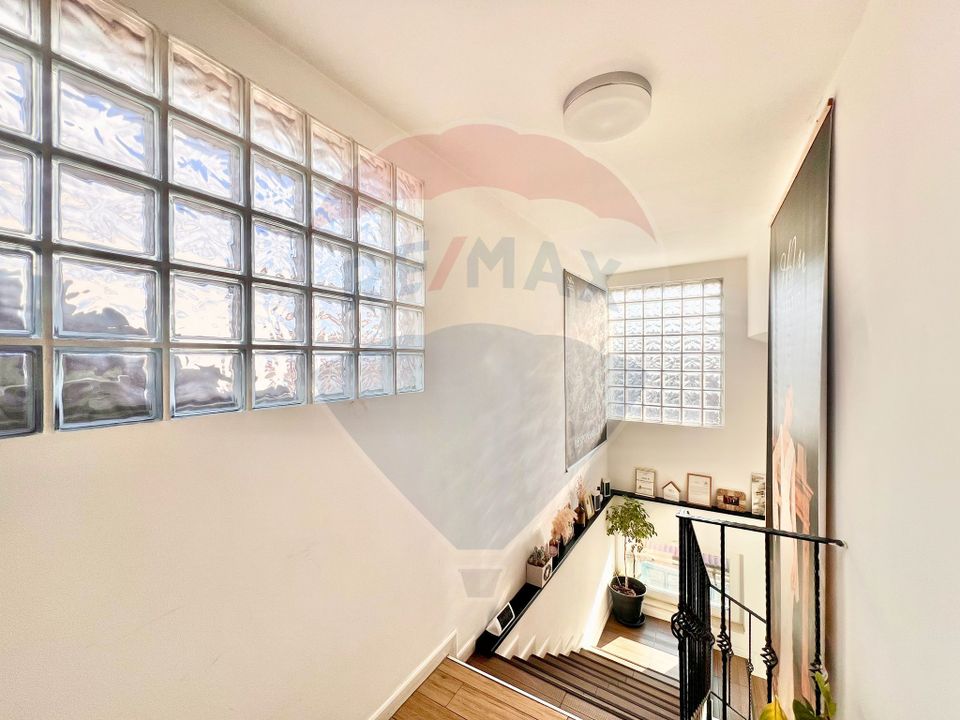 12 room House / Villa for sale, Decebal area