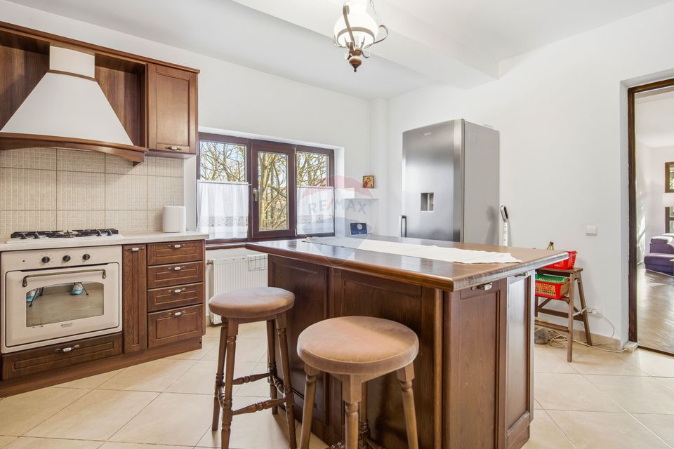 Casă/Vilă de Vânzare cu 5 camere,  Teren 757mp - Iasi - Hlincea