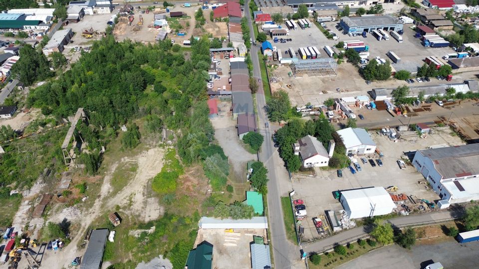 Spațiu industrial de 560mp / platforma betonata 2900mp 100m front