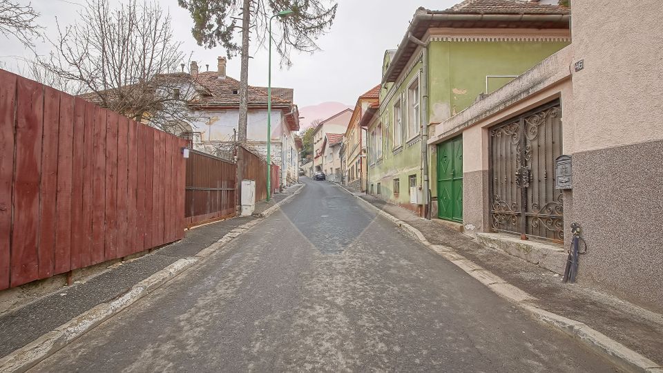 Comision 0% | Garsonieră la casă, curte comună– Matei Basarab