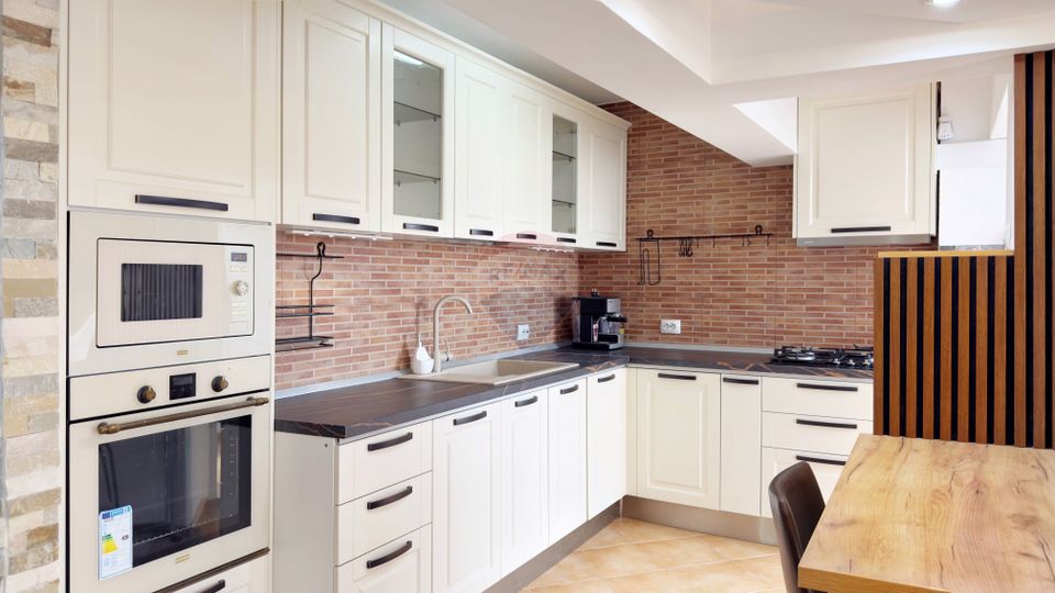 Chirie 2 camere 70mp | Parcare inclusa | Blvd. Unirii bloc F64