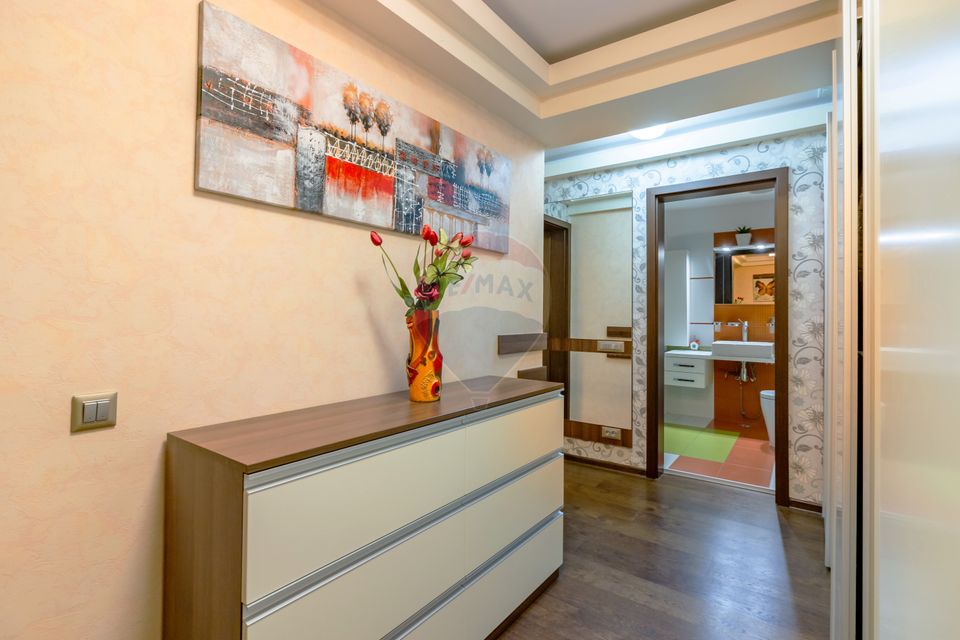 Apartament special | 137.36mp utili | 143mp utili totali | 2009