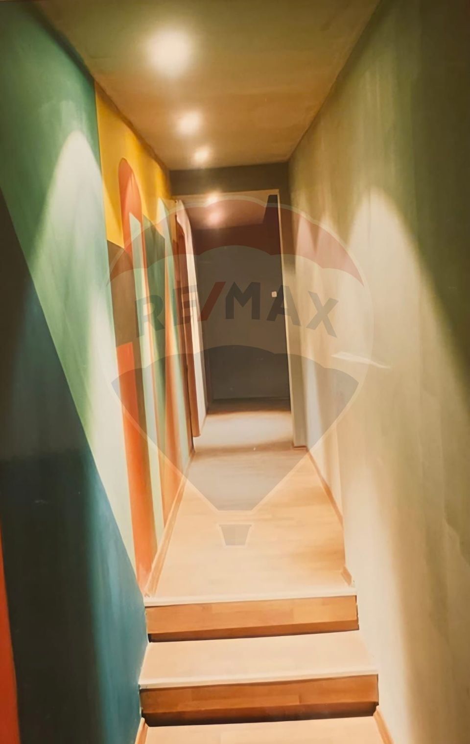 Ultra-central retail space