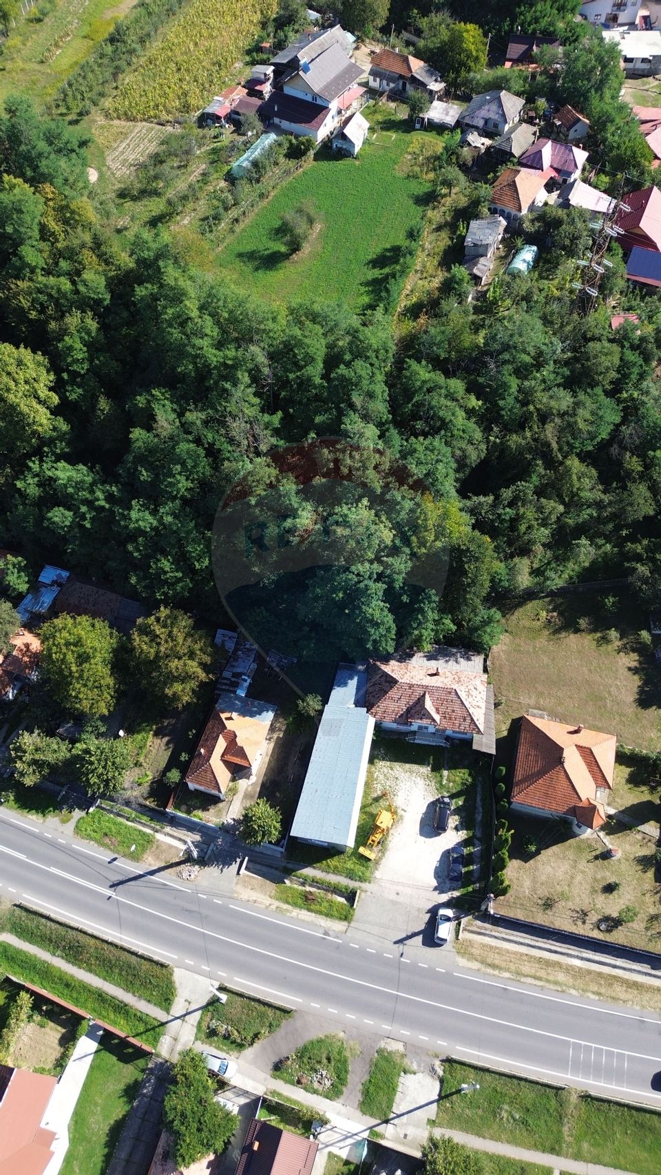 Spatiu comercial si casa de vanzare in Furnicosi.