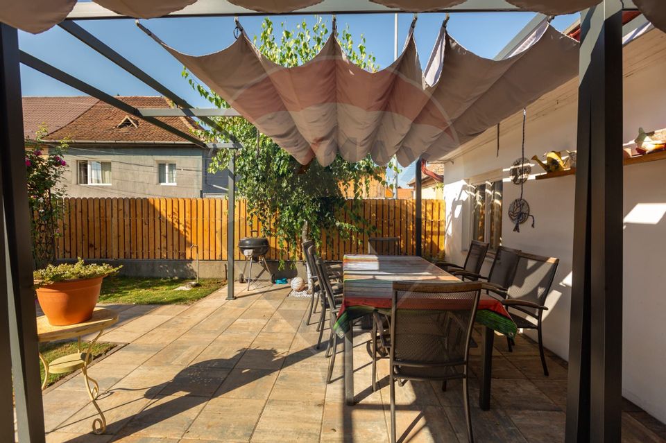 Casă la cheie ! 4 camere de vânzare la cateva minute de centru