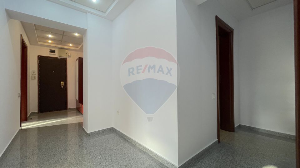 3 room Apartment for rent, Centrul Civic area