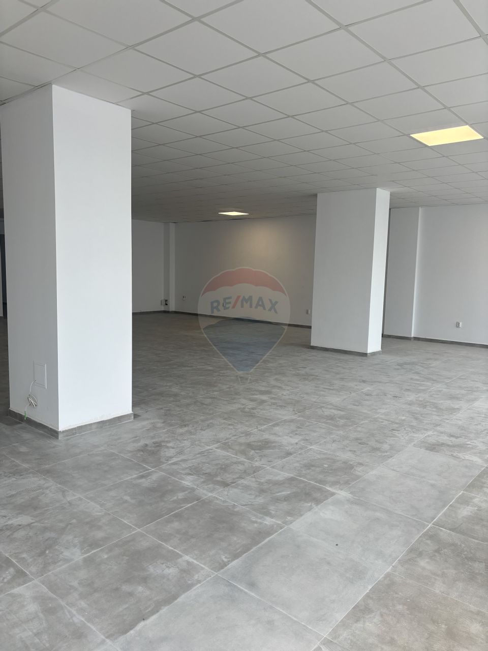 206sq.m Commercial Space for rent, Sisesti area