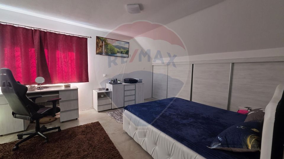 Casă / Vilă cu 4 camere de vânzare