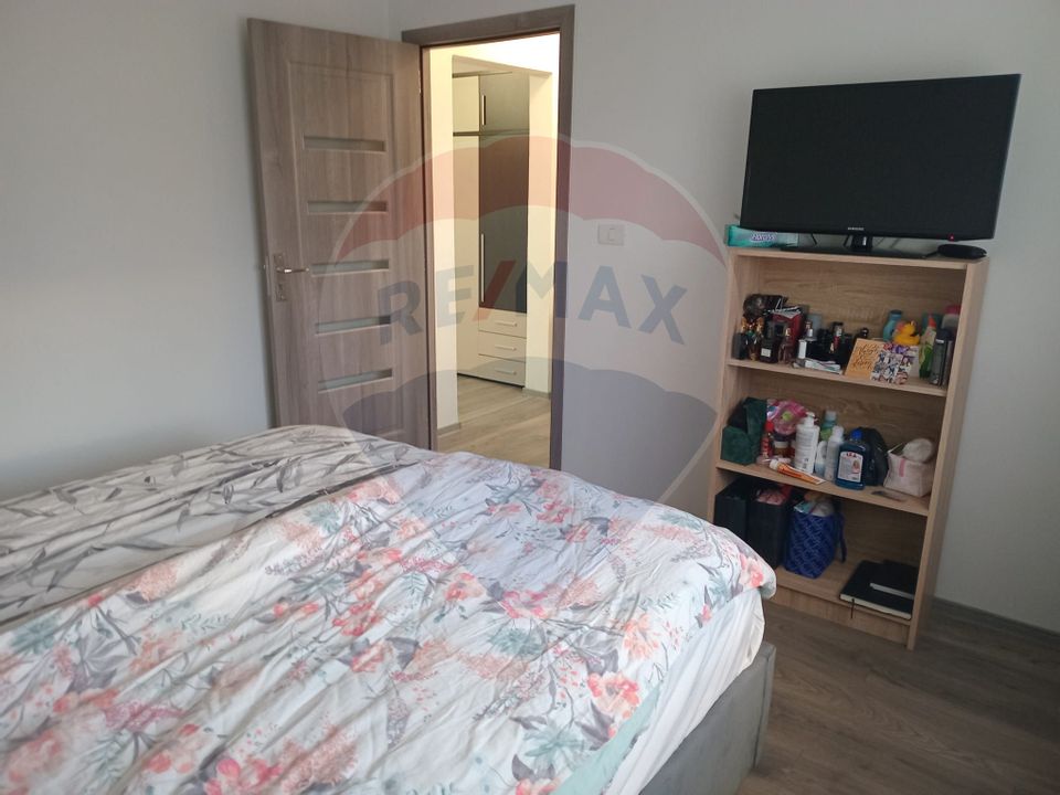 Apartament de vanzare  2 camere în zona Micalaca Mioritei