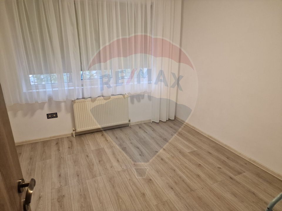 Apartament cu 3 camere de închiriat în zona Cornisa