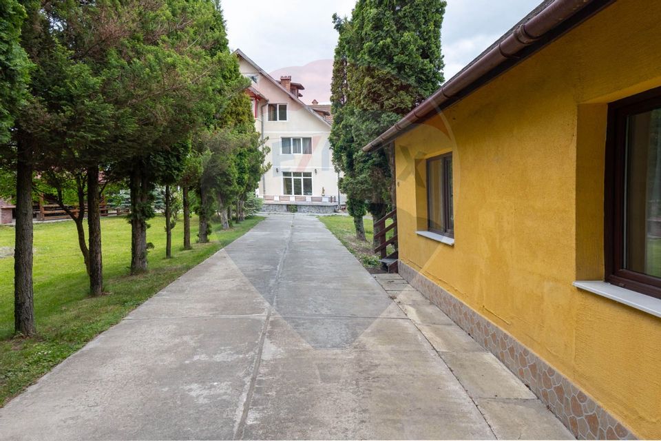 Pensiune/Casa multifunctionala-15 camere, langa Brasov