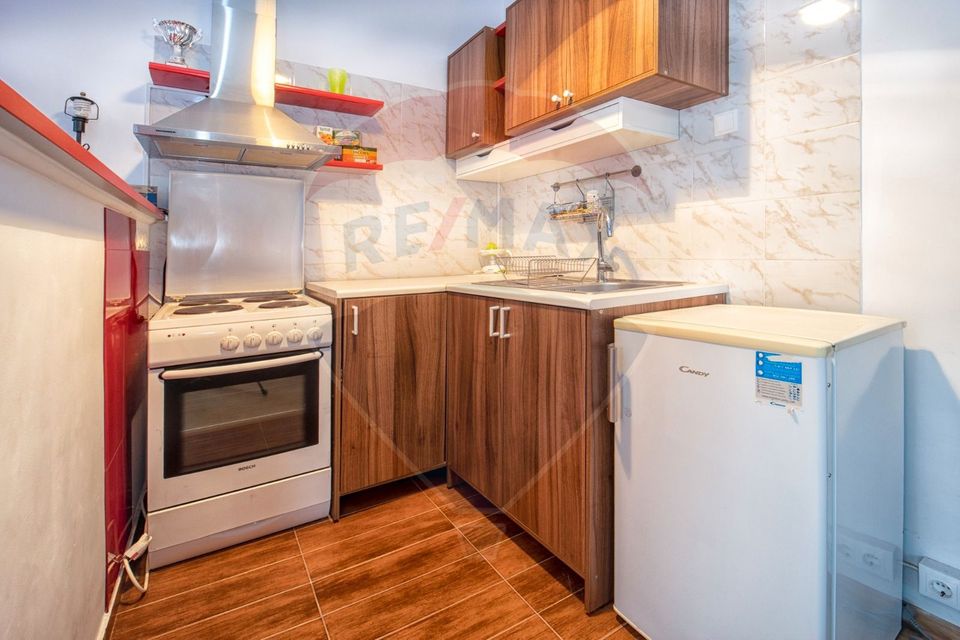 Casă cu două corpuri, teren 835 mp, str. I.L. Caragiale, Râșnov