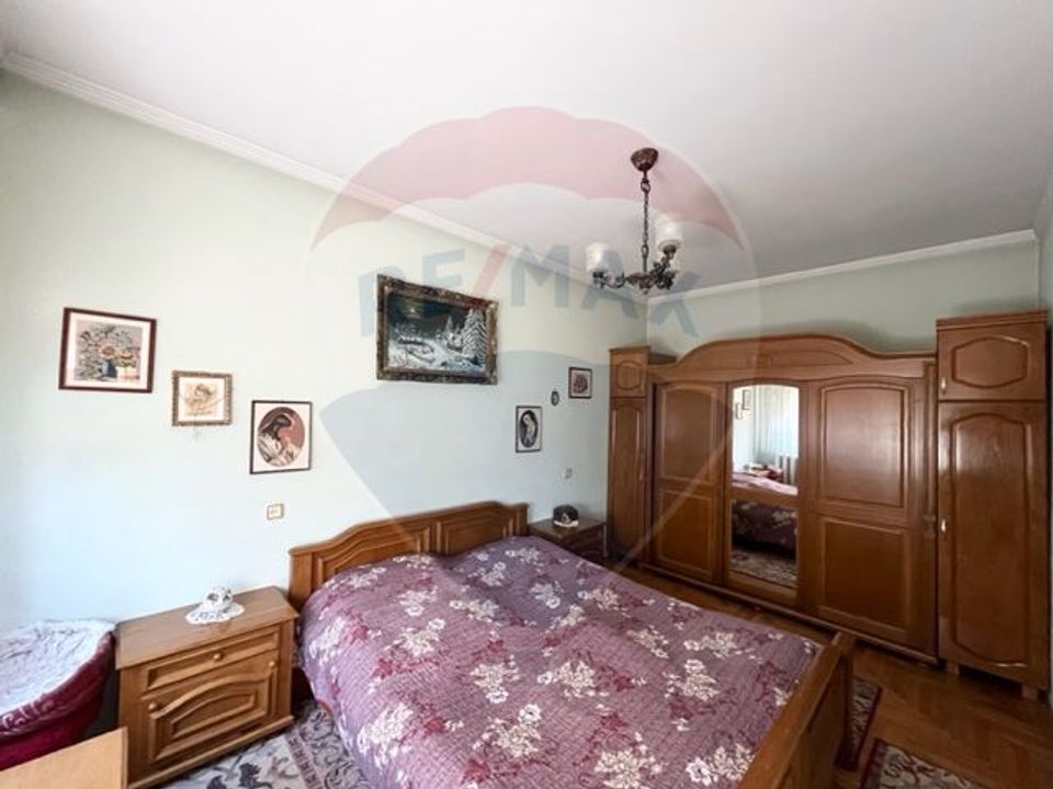 Casă  str. Progresului , Sebes, destinatie : uni/multifamiliala