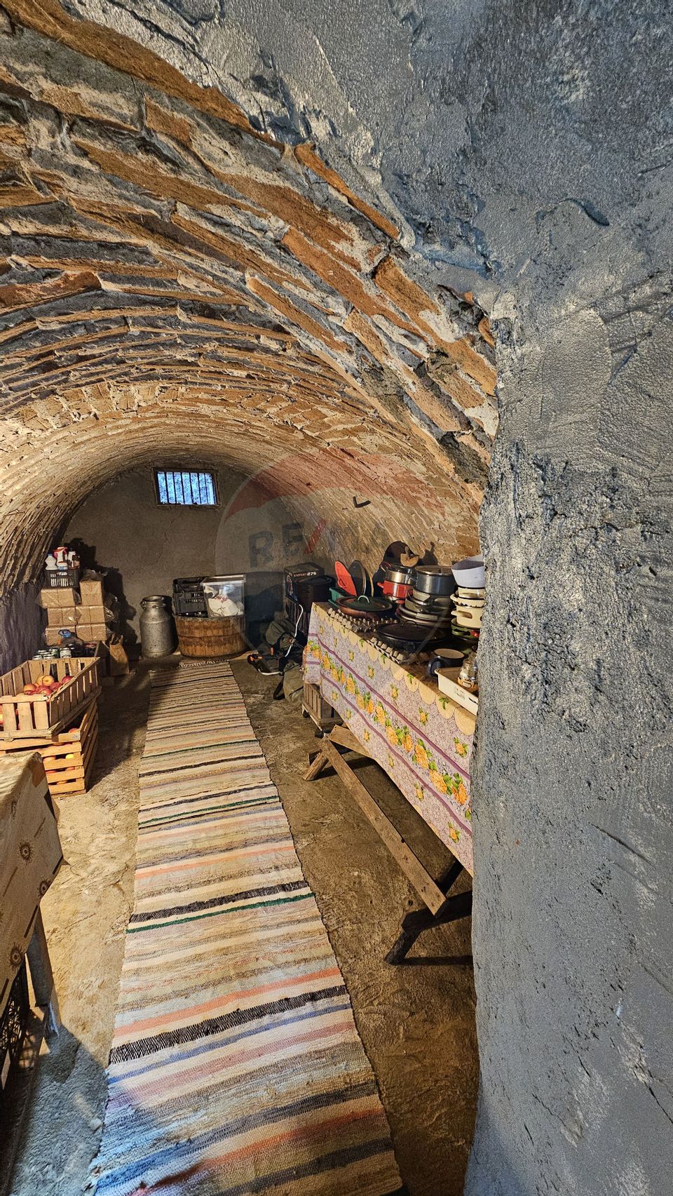 Casă / Vilă cu 3 camere de vânzare-Cacica-Suceava