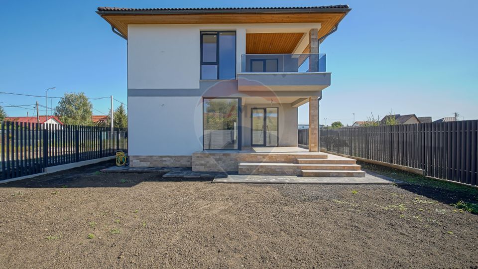 5 room House / Villa for sale