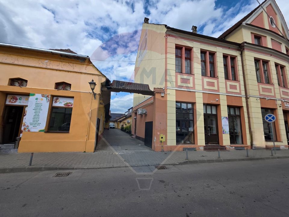 179sq.m Commercial Space for rent, Central area