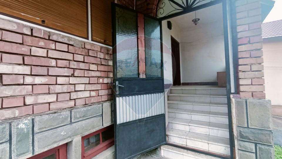 3 room House / Villa for sale, Ferneziu area