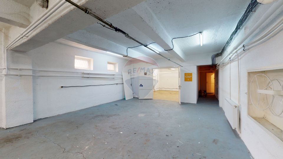 Semi-basement commercial space Bucurestii Noi / Straulesti Metro