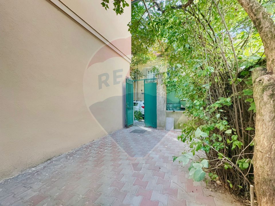 Casă / Vilă cu 6 camere de vânzare în zona Elisabetin