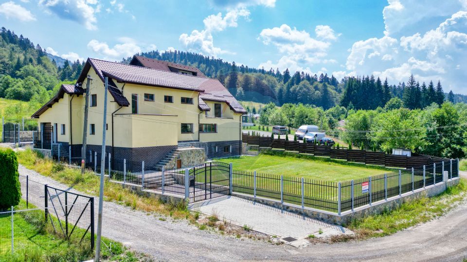 Casă / Vilă cu 6 camere de vânzare în Predeal