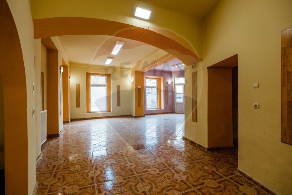 Casa Istorica de Vanzare in Centrul Orasului Tarnaveni