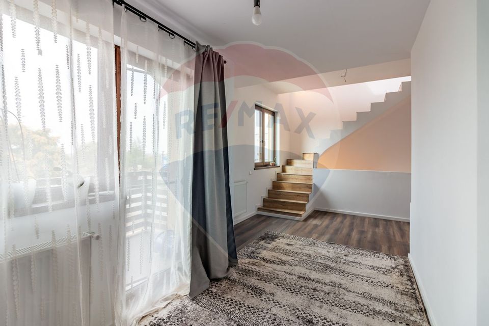 8 room House / Villa for sale