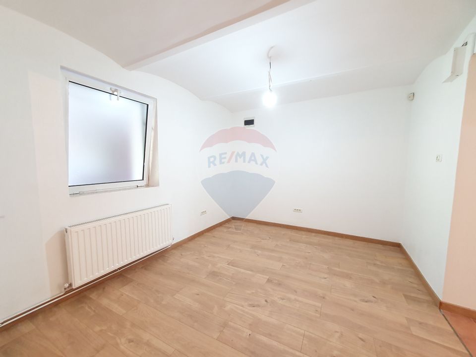 3 room Apartment for sale, Podgoria area