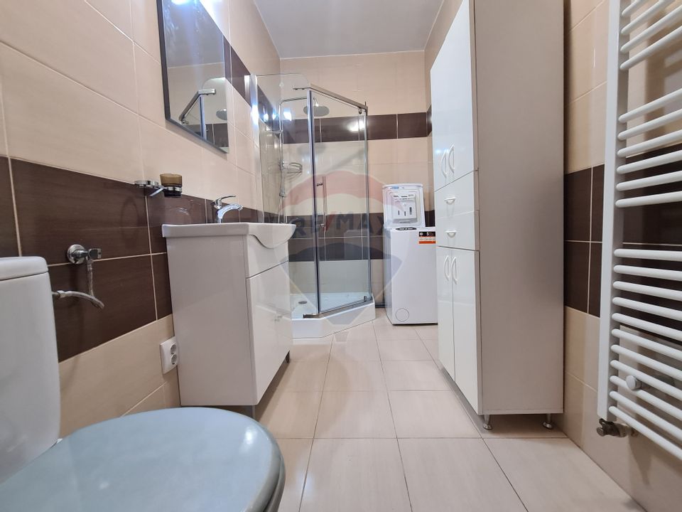 Apartament cu o cameră pe strada Stejarului, cu loc de parcare