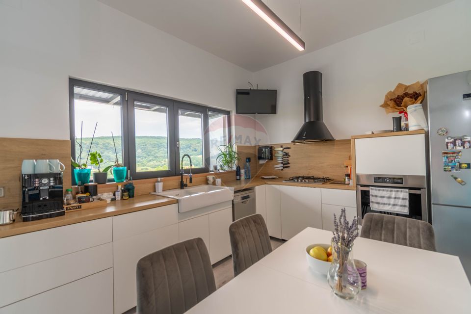 Detached House for Sale / 900 sqm Land, Popesti, Cluj