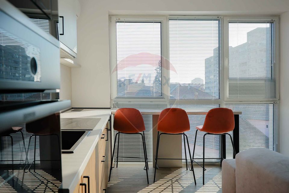 Apartament de închiriat cu 2 camere și parcare, ultracentral, Oradea