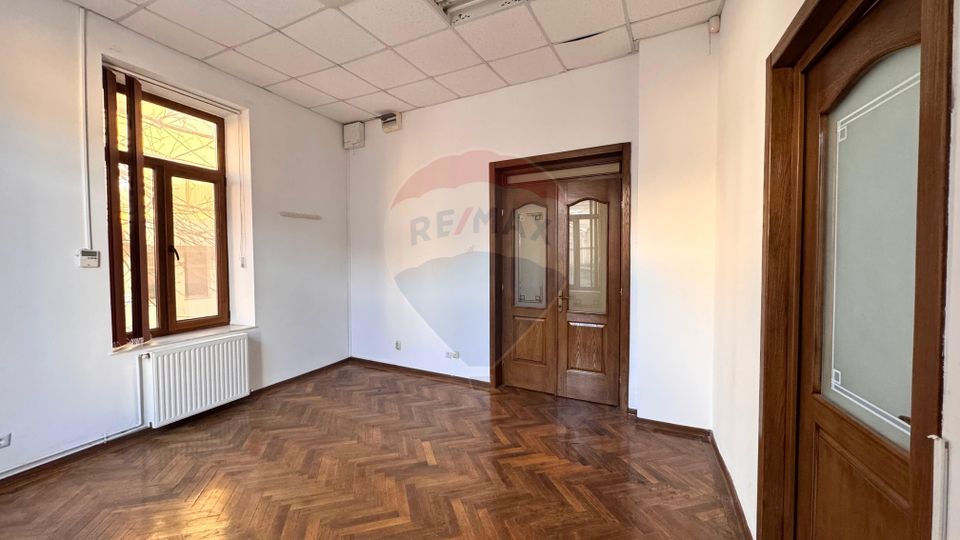 Vila de vanzare in zona peninsulara Constanta