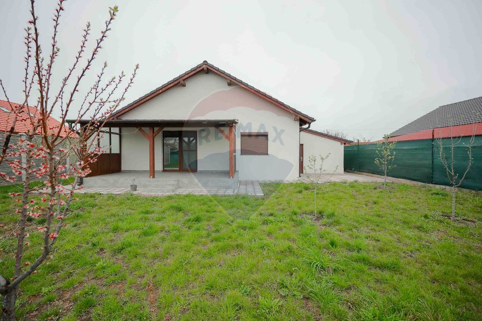 Casă Nouă în Biharia 3 Camere, Gaz, Garaj, Teren 500 mp, Gata De Mutat