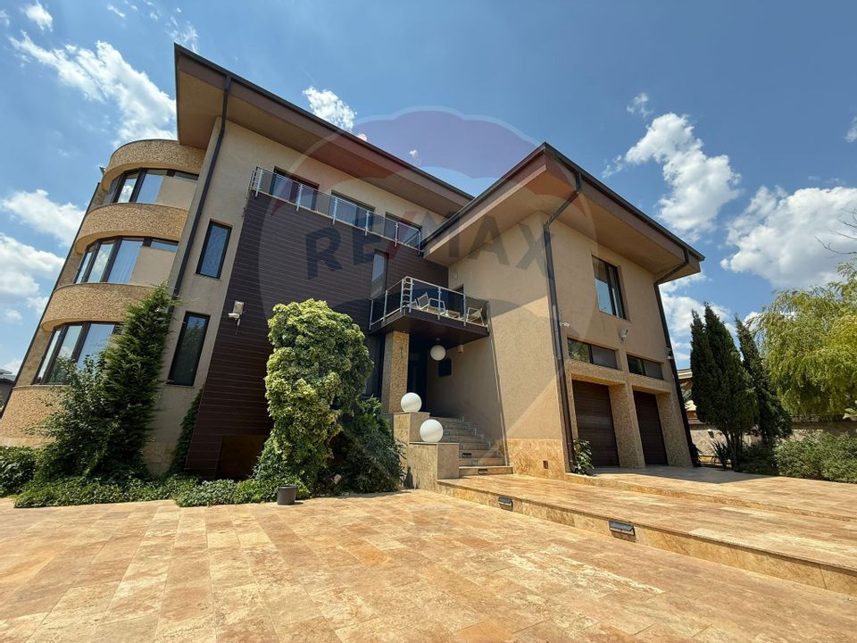 Vila cu piscina si teren 2350mp de vanzare in Mamaia Sat