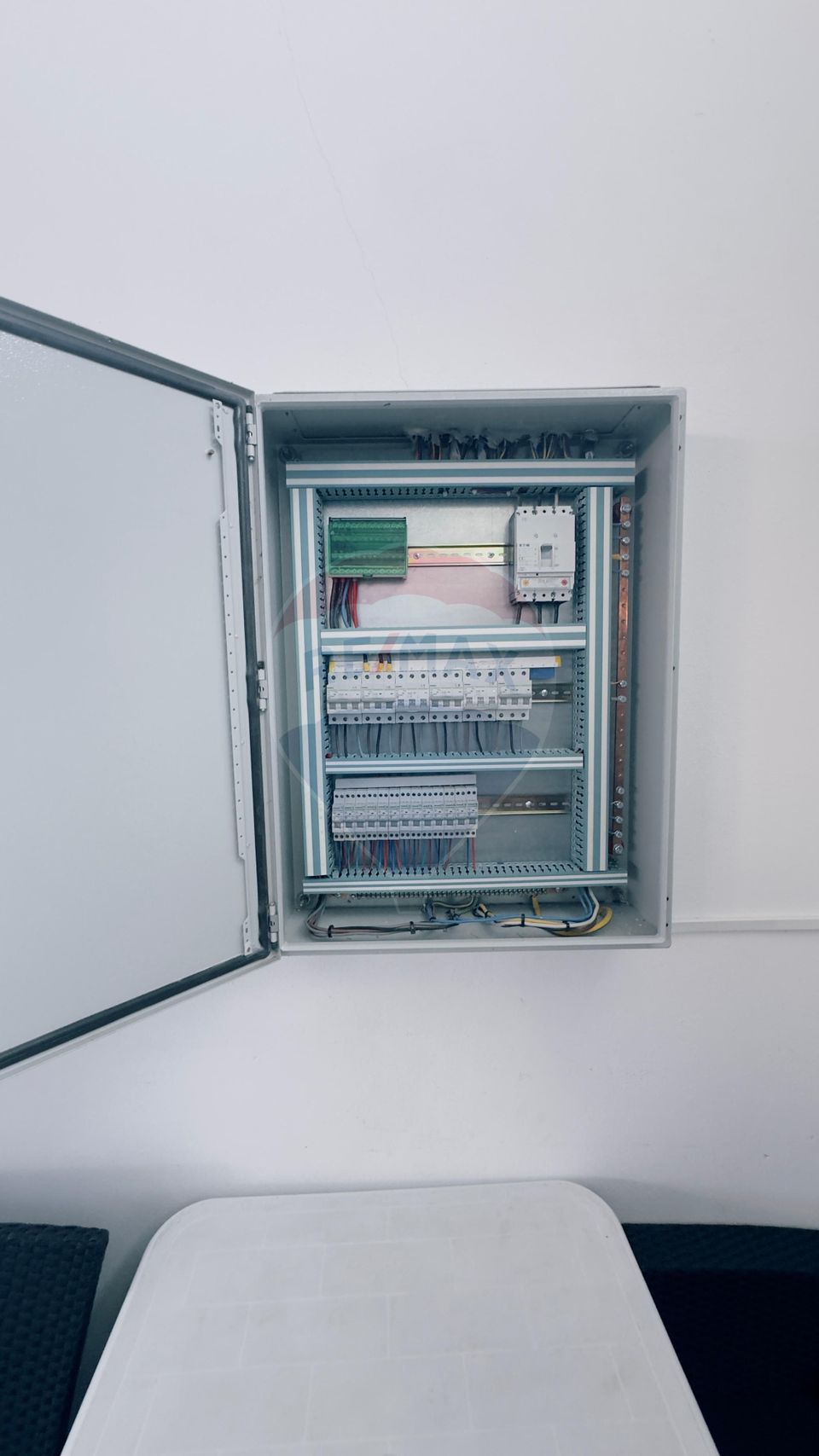 Proprietate premium în Filiași, locuință de lux cu spații comerciale