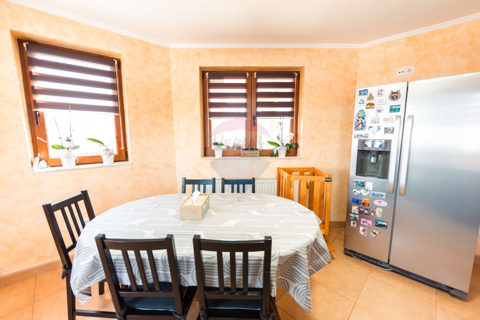 Casă elegantă, construită cu grijă, într-un cadru natural – Tărlungeni