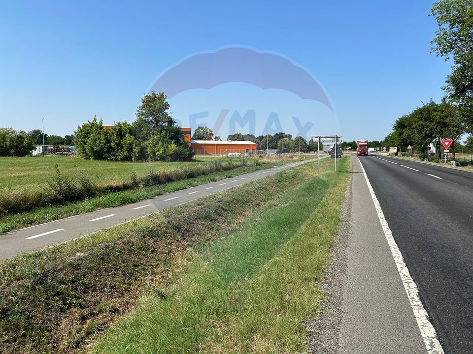 Teren in parcul industrial Madaras la intrare in oras Salonta .