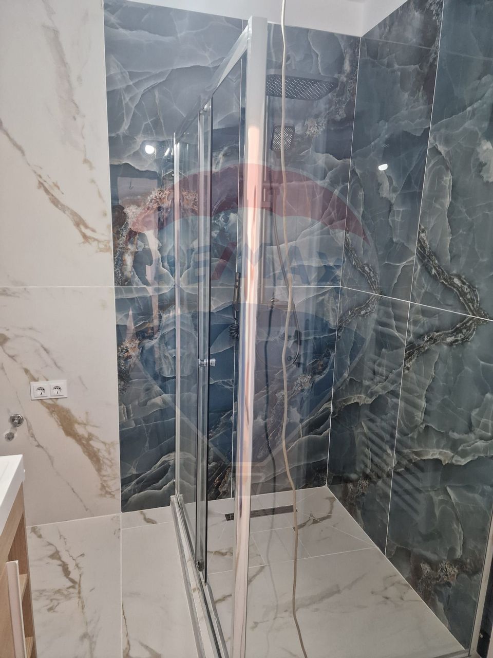 Apartament nou de vânzare , Strada Daliei– 3 camere, Et. 1